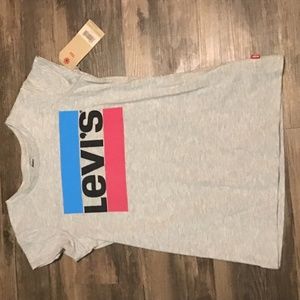 Levi’s T-shirt